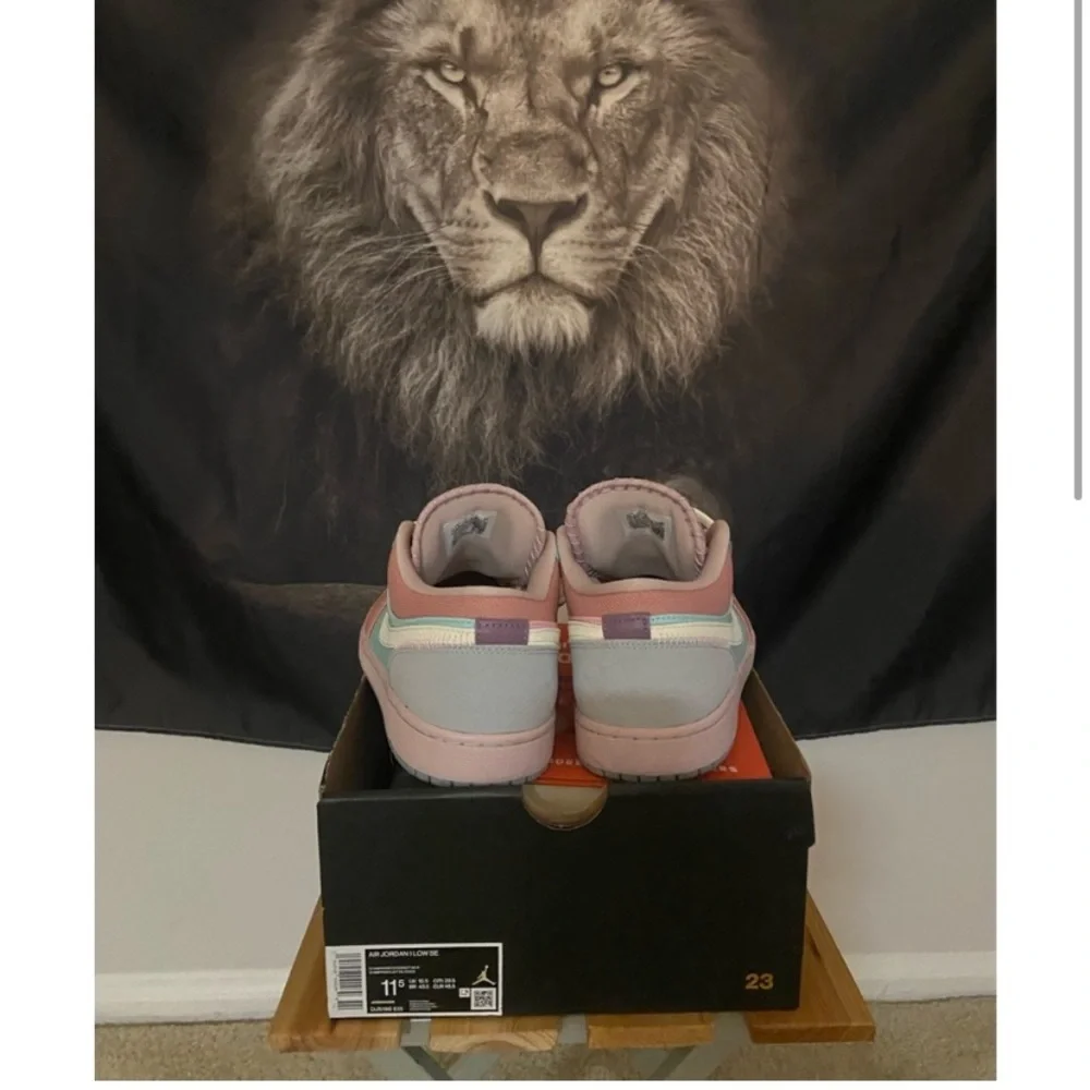 Nike Air Jordan 1 Low SE "Easter" Pastel
Champagne Coconut Milk Men's Sneakers - Picture 3 of 6